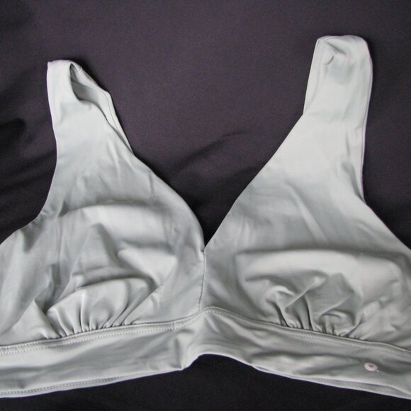 Four NEW Old Navy Bikini Tops Size Medium 2-Bra Style 2-Bandeau Style - Picture 2 of 13